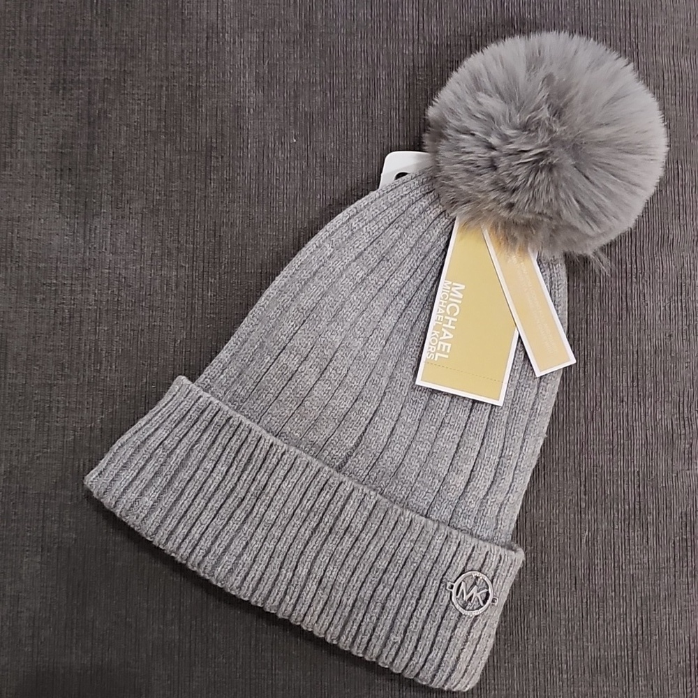 Michael Kors Cable Knit Fleece Lined Cuffed Pom Pom Winter Gray Beanie hat MK